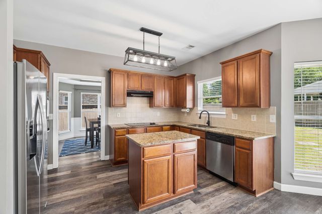 7476 Riverland Dr, Nashville, TN 37221