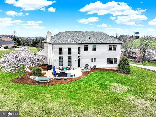 750 RYDELL DR, Dallastown, PA 17313