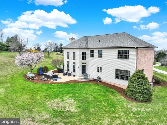 750 RYDELL DR, Dallastown, PA 17313