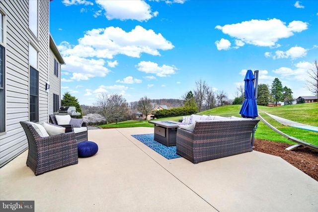 750 RYDELL DR, Dallastown, PA 17313