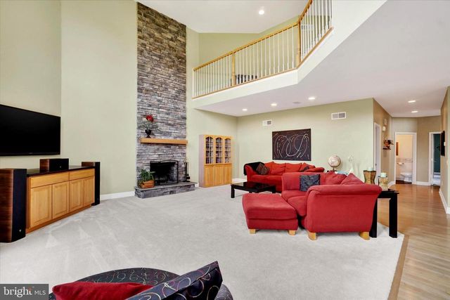 750 RYDELL DR, Dallastown, PA 17313