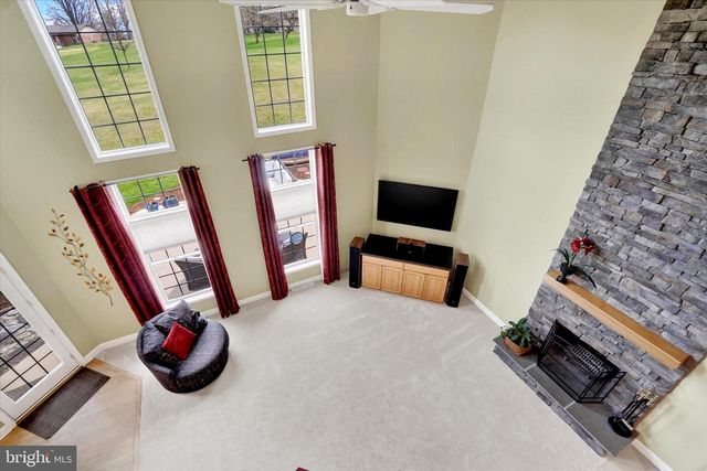 750 RYDELL DR, Dallastown, PA 17313