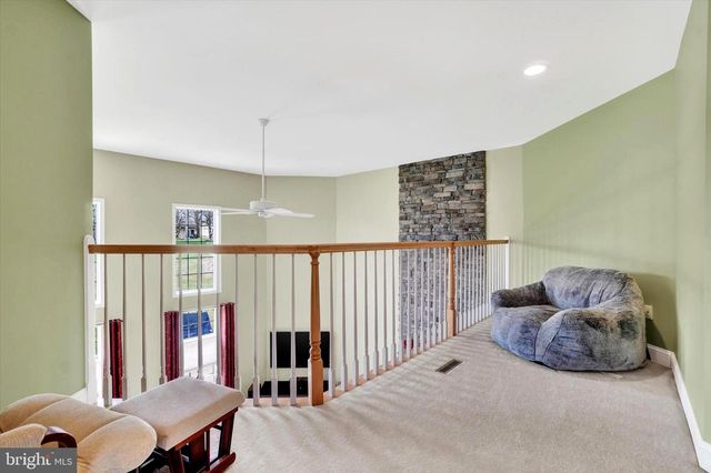 750 RYDELL DR, Dallastown, PA 17313