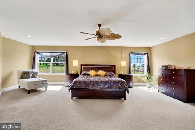 750 RYDELL DR, Dallastown, PA 17313