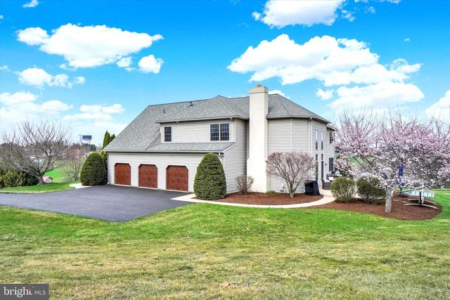 750 RYDELL DR, Dallastown, PA 17313