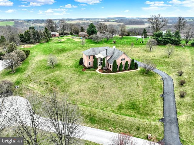 750 RYDELL DR, Dallastown, PA 17313
