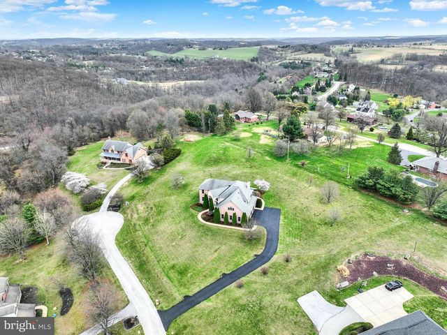 750 RYDELL DR, Dallastown, PA 17313