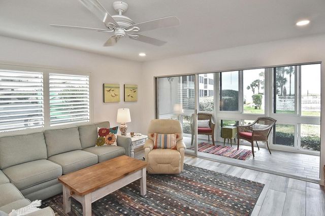 1200 TARPON CENTER DRIVE 108, Venice, FL 34285