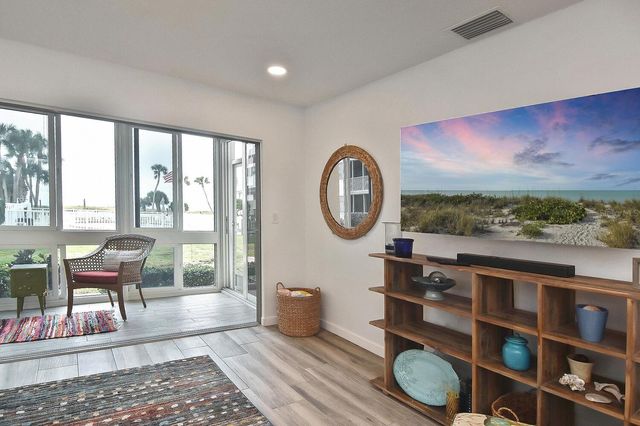 1200 TARPON CENTER DRIVE 108, Venice, FL 34285