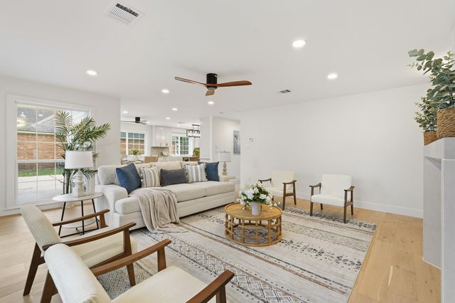 4407 Knightsbridge Boulevard, Sugar Land, TX 77479