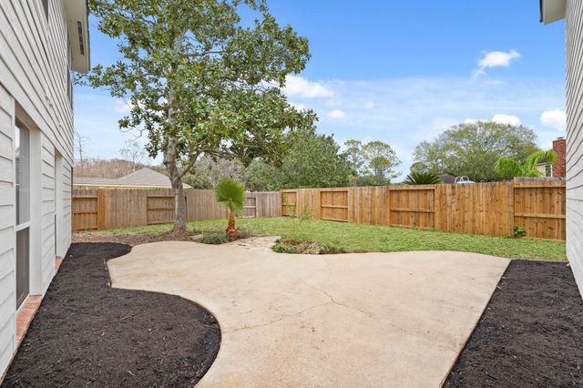4407 Knightsbridge Boulevard, Sugar Land, TX 77479