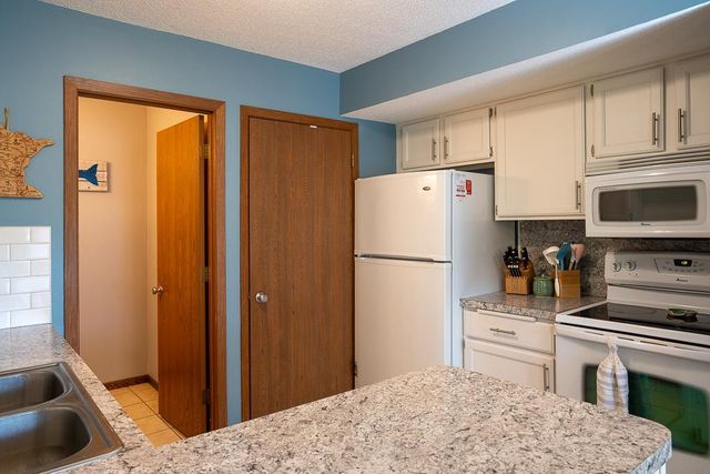 9478 Ranchview Lane N, Maple Grove, MN 55369