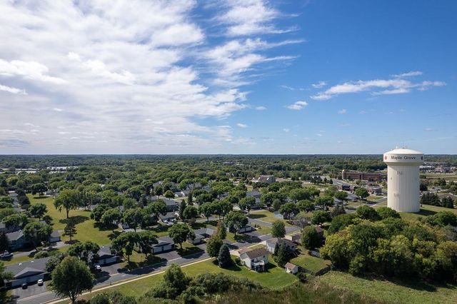 9478 Ranchview Lane N, Maple Grove, MN 55369