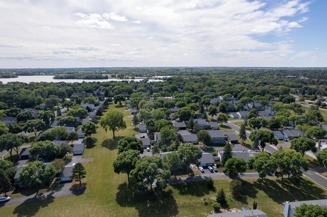 9478 Ranchview Lane N, Maple Grove, MN 55369