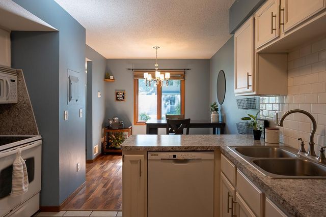 9478 Ranchview Lane N, Maple Grove, MN 55369