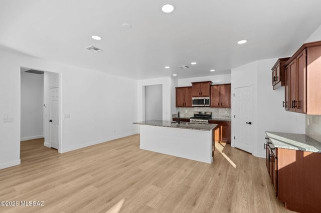 11955 N Raphael Way, Tucson, AZ 85742