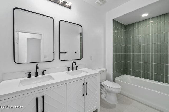 11955 N Raphael Way, Tucson, AZ 85742