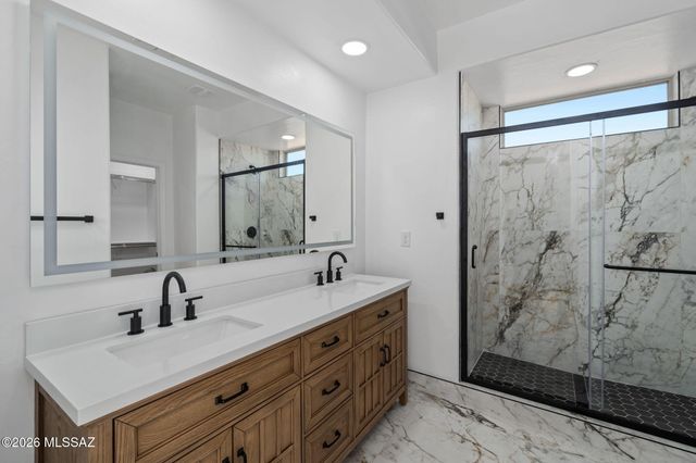 11955 N Raphael Way, Tucson, AZ 85742