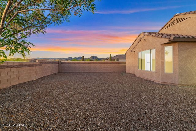 11955 N Raphael Way, Tucson, AZ 85742