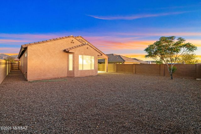 11955 N Raphael Way, Tucson, AZ 85742
