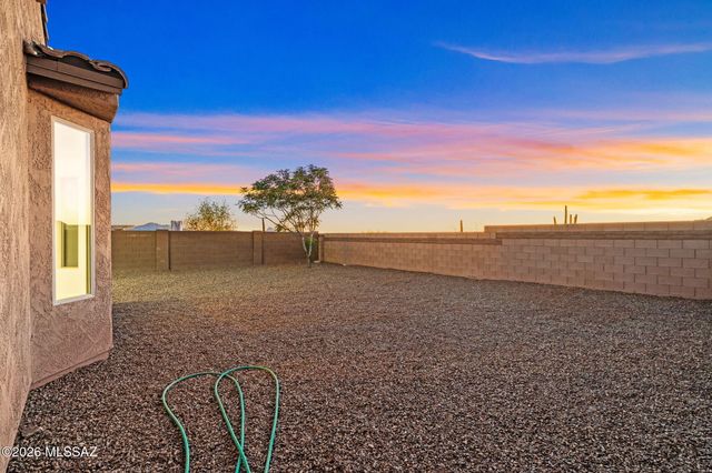 11955 N Raphael Way, Tucson, AZ 85742