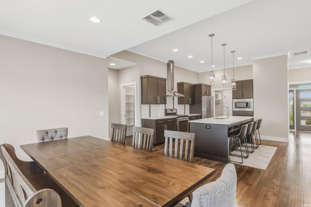 155 Lane 282 B Hamilton Lake, Hamilton, IN 46742
