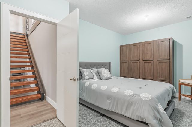 155 Lane 282 B Hamilton Lake, Hamilton, IN 46742