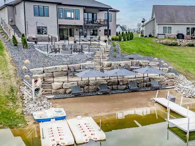 155 Lane 282 B Hamilton Lake, Hamilton, IN 46742