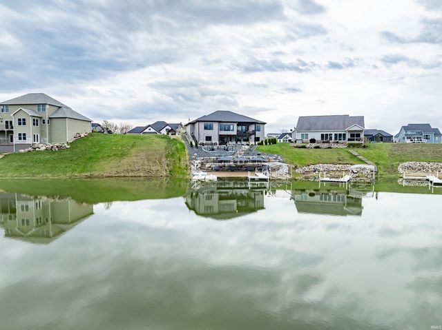 155 Lane 282 B Hamilton Lake, Hamilton, IN 46742
