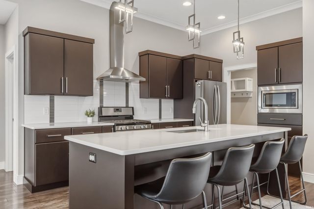 155 Lane 282 B Hamilton Lake, Hamilton, IN 46742