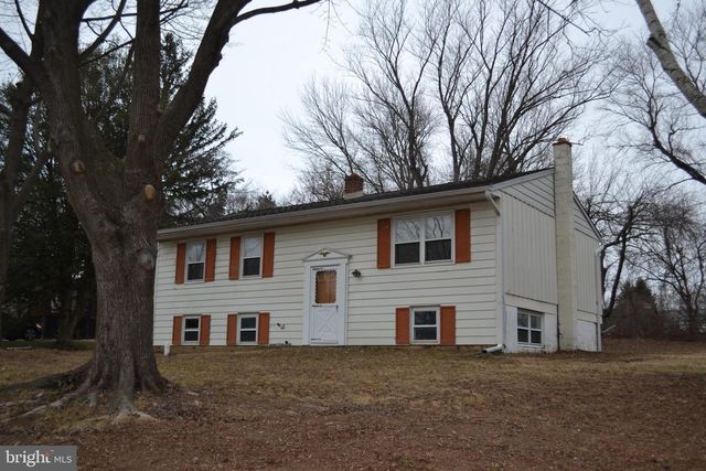 1625 HILLCREST LN, Aston, PA 19014