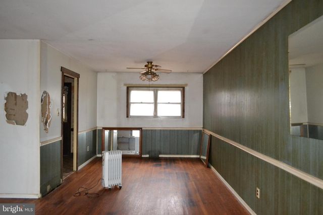 1625 HILLCREST LN, Aston, PA 19014