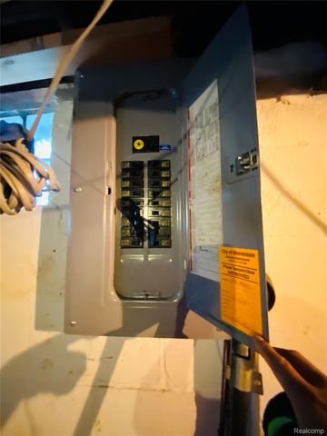 18295 Henry Street, Melvindale, MI 48122