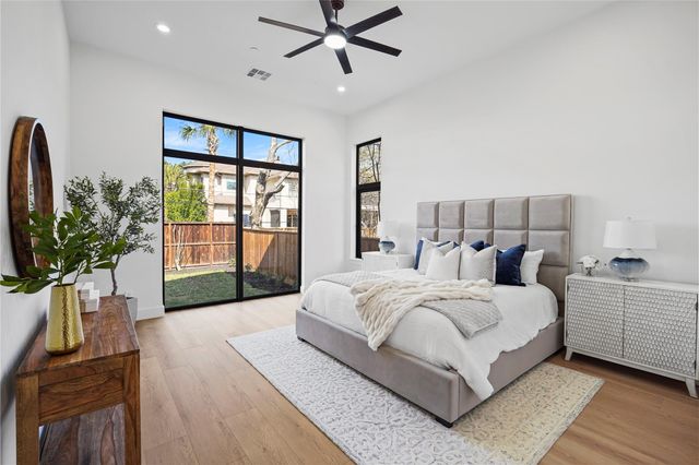 4708 Laurel Street, Bellaire, TX 77401