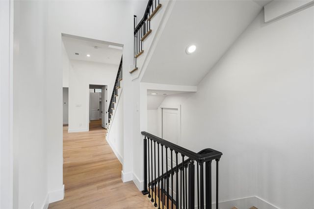 4708 Laurel Street, Bellaire, TX 77401
