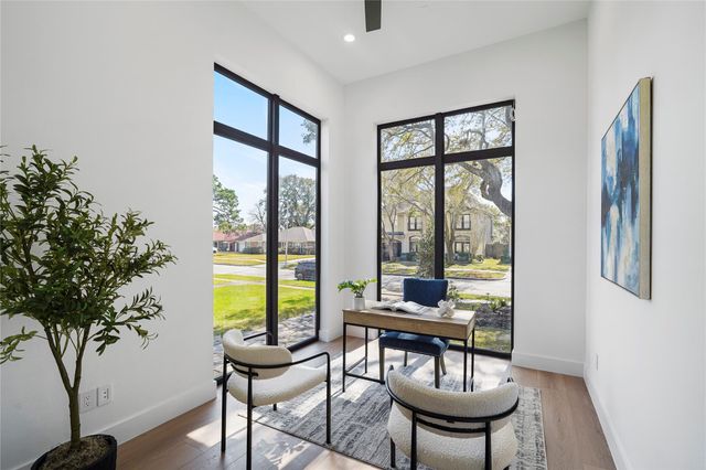 4708 Laurel Street, Bellaire, TX 77401