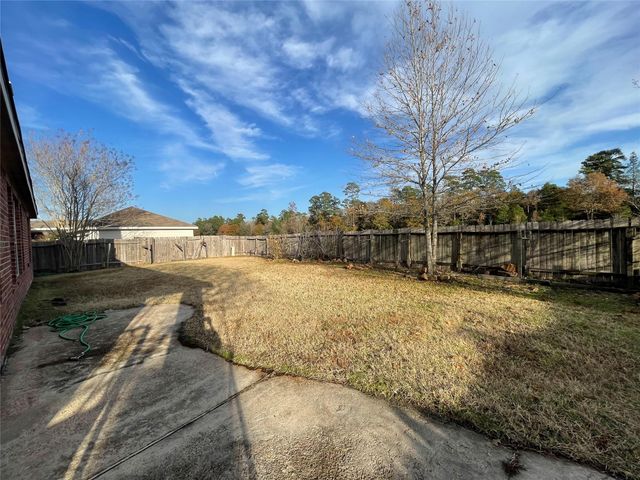 46 S April Mist Circle, Conroe, TX 77385