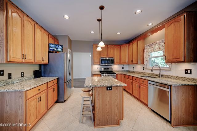 54 7th Street, Monroe, NJ 08831