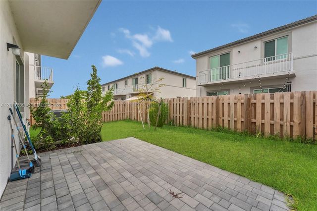 725 SE 14th Ct, Homestead, FL 33034