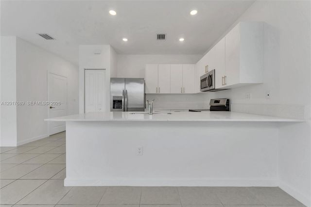 725 SE 14th Ct, Homestead, FL 33034
