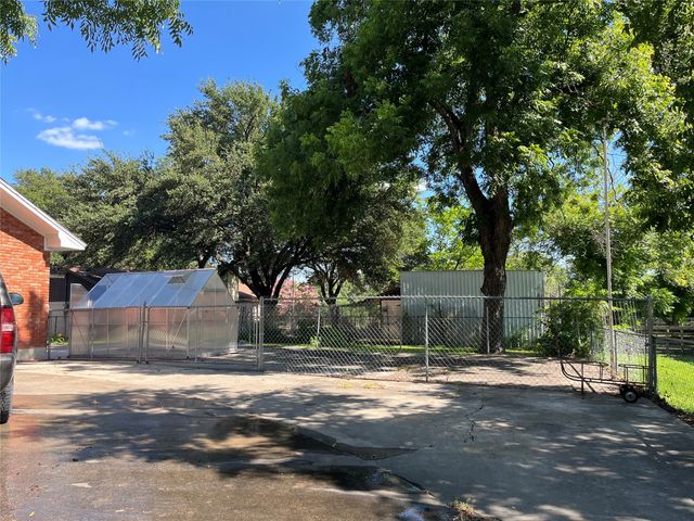 405 N Elm Street, Comanche, TX 76442