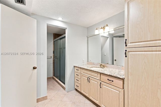 6511 Racquet Club Dr 46, Lauderhill, FL 33319