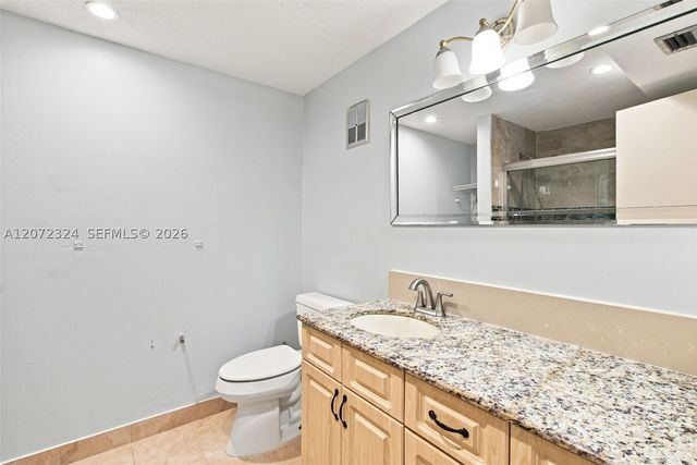 6511 Racquet Club Dr 46, Lauderhill, FL 33319