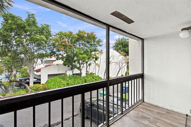 6511 Racquet Club Dr 46, Lauderhill, FL 33319