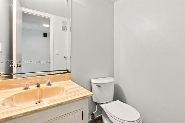 6511 Racquet Club Dr 46, Lauderhill, FL 33319