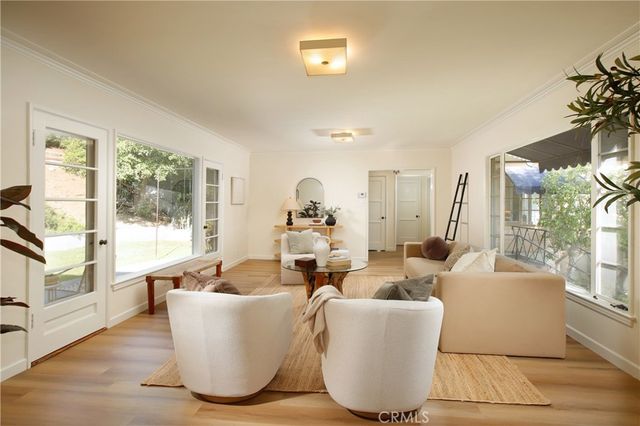 833 W Mountain, Glendale, CA 91202