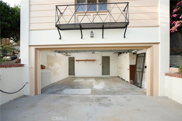 833 W Mountain, Glendale, CA 91202