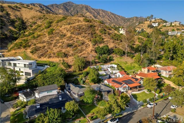 833 W Mountain, Glendale, CA 91202