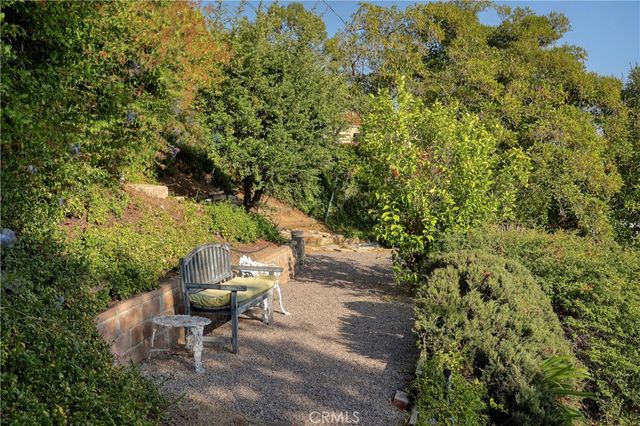 833 W Mountain, Glendale, CA 91202