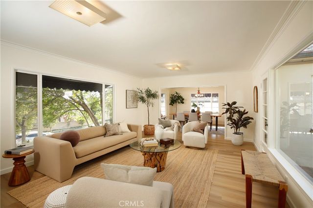 833 W Mountain, Glendale, CA 91202
